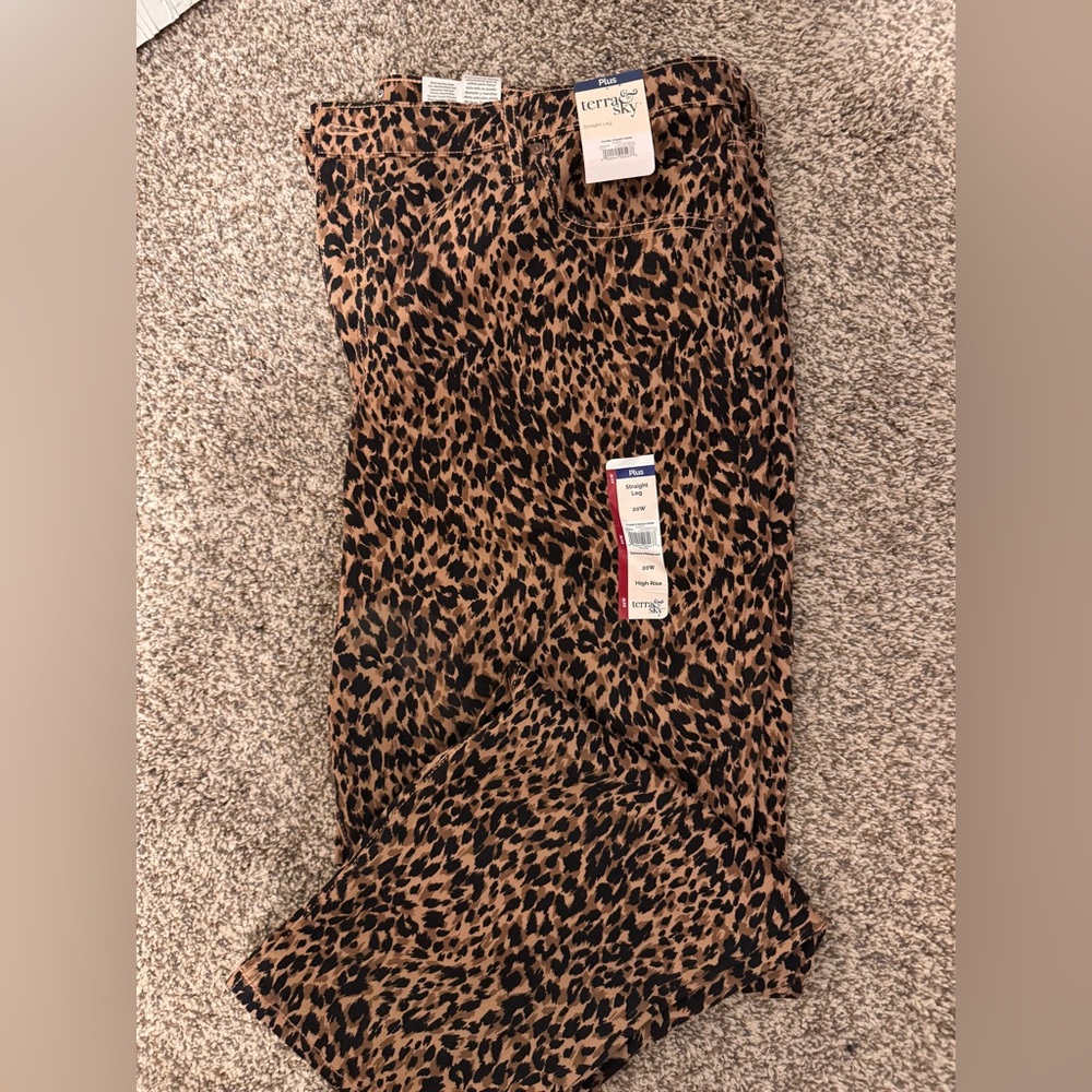 Terra & Sky Animal Print Straight Leg Pants